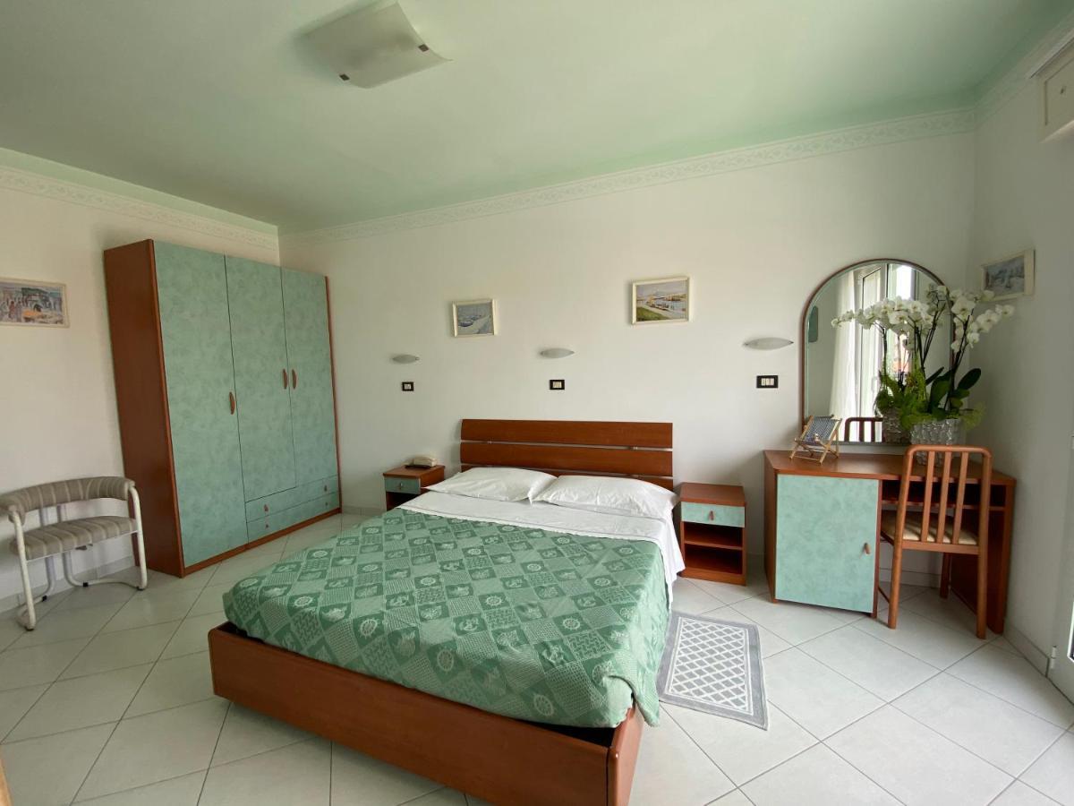 Hotel Capri Bellaria – Igea Marina Kültér fotó