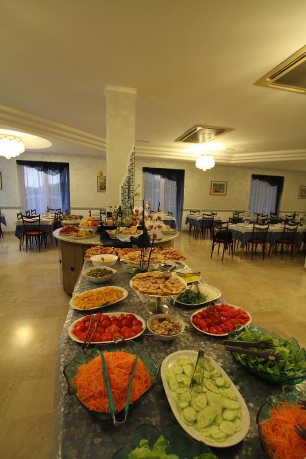 Hotel Capri Bellaria – Igea Marina Kültér fotó